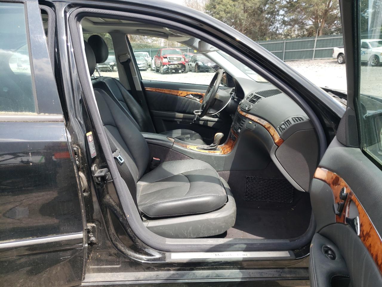 Photo 5 from auction – 2003 MERCEDES-BENZ E 320 with VIN WDBUF65JX3A348115