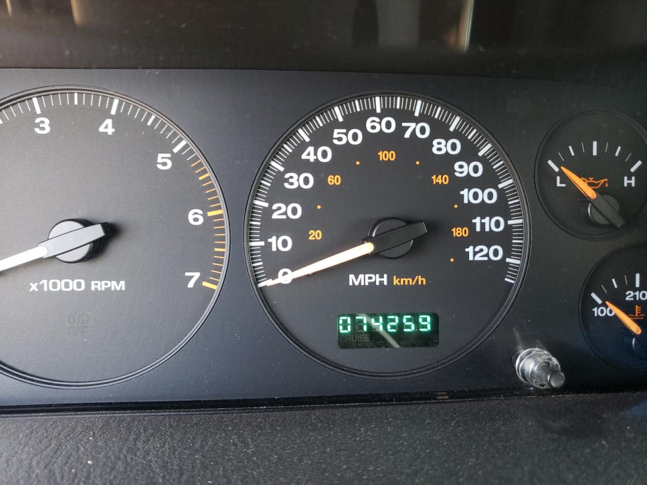 Photo 8 from auction – 2004 JEEP GRAND CHER with VIN 1J4GW48S14C243115
