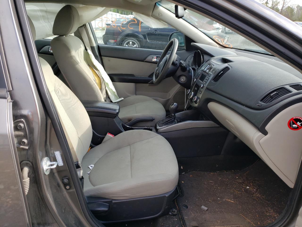 Photo 5 from auction – 2013 KIA FORTE EX with VIN KNAFU5A25D5728415