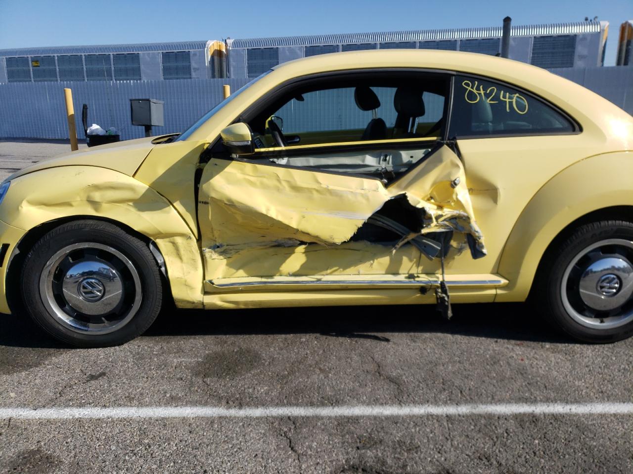 Photo 9 from auction – 2012 VOLKSWAGEN BEETLE with VIN 3VWJP7AT4CM602643