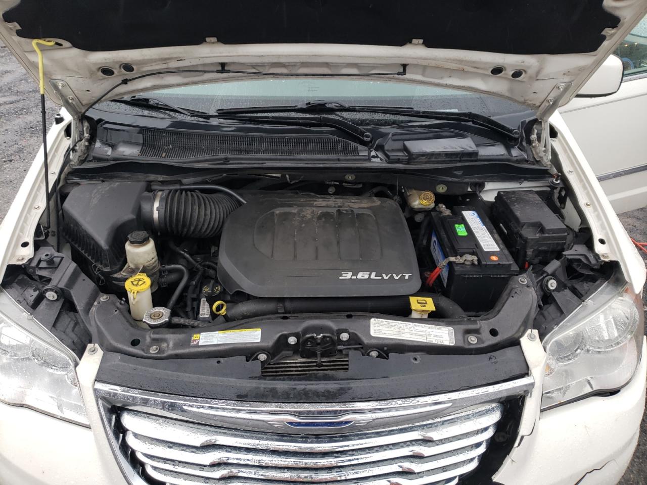 Photo 7 from auction – 2011 CHRYSLER TOWN & COU with VIN 2A4RR5DG8BR698233