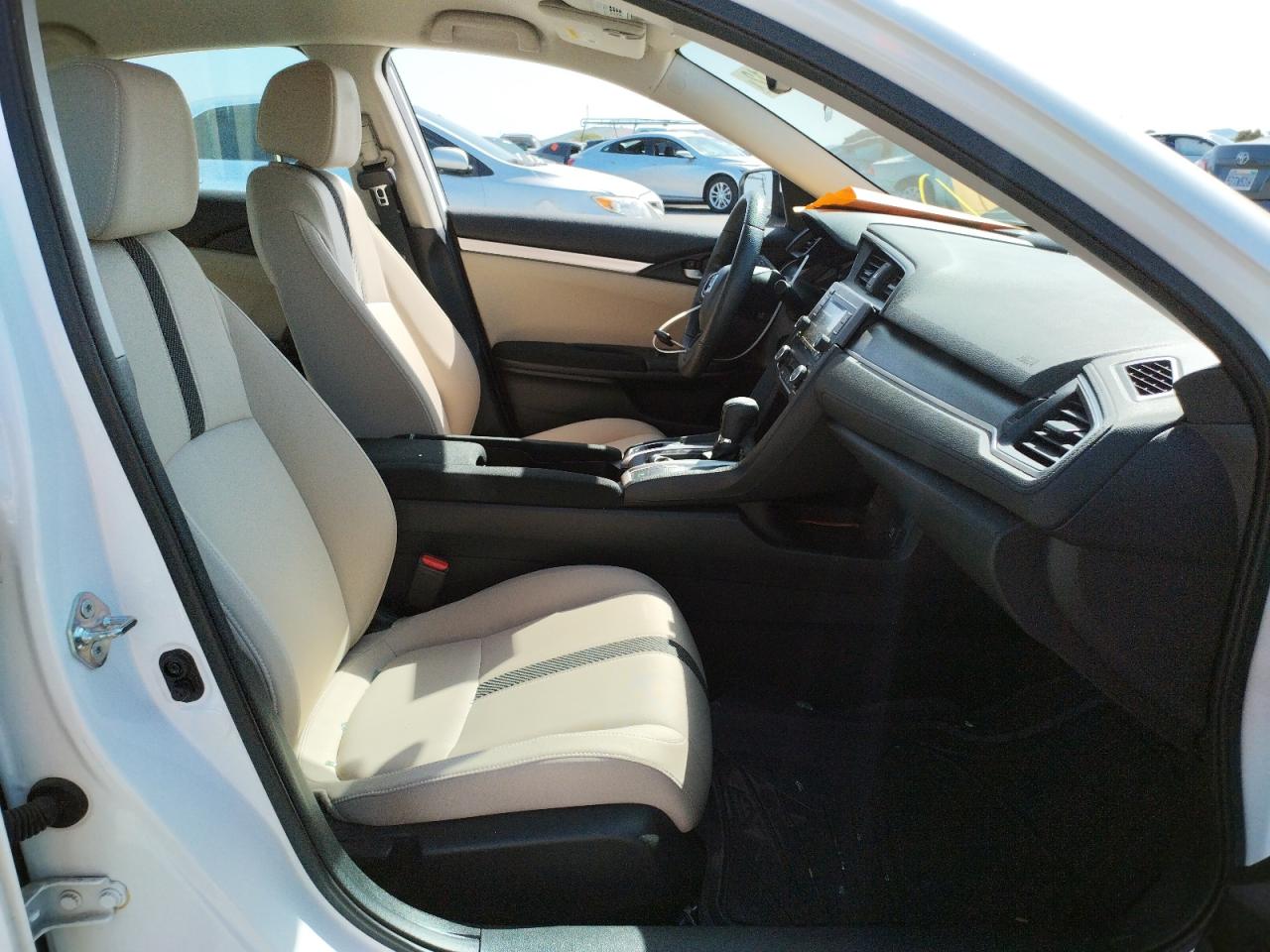 Photo 5 from auction – 2018 HONDA CIVIC LX with VIN 2HGFC2F59JH597504