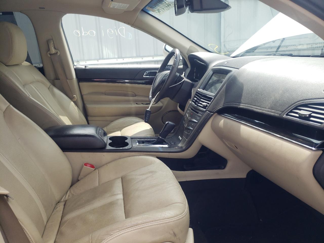 Photo 5 from auction – 2016 LINCOLN MKT with VIN 2LMHJ5ATXGBL03060