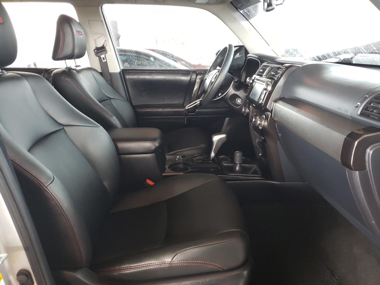 Photo 5 from auction – 2019 TOYOTA 4RUNNER SR with VIN JTEBU5JR1K5634829