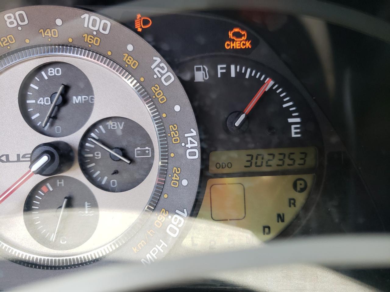 Photo 8 from auction – 2004 LEXUS IS 300 with VIN JTHBD192540087714