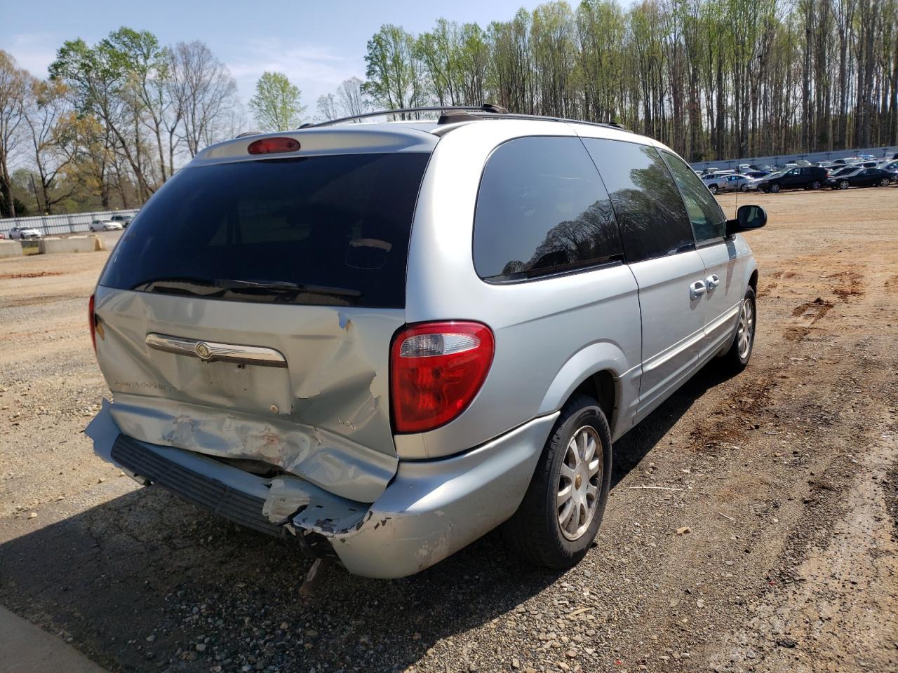 Photo 4 from auction – 2002 CHRYSLER TOWN & COU with VIN 2C8GP54332R652713