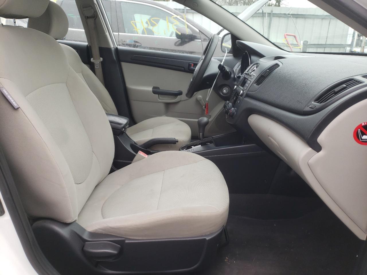 Photo 5 from auction – 2010 KIA FORTE LX with VIN KNAFT4A22A5306191