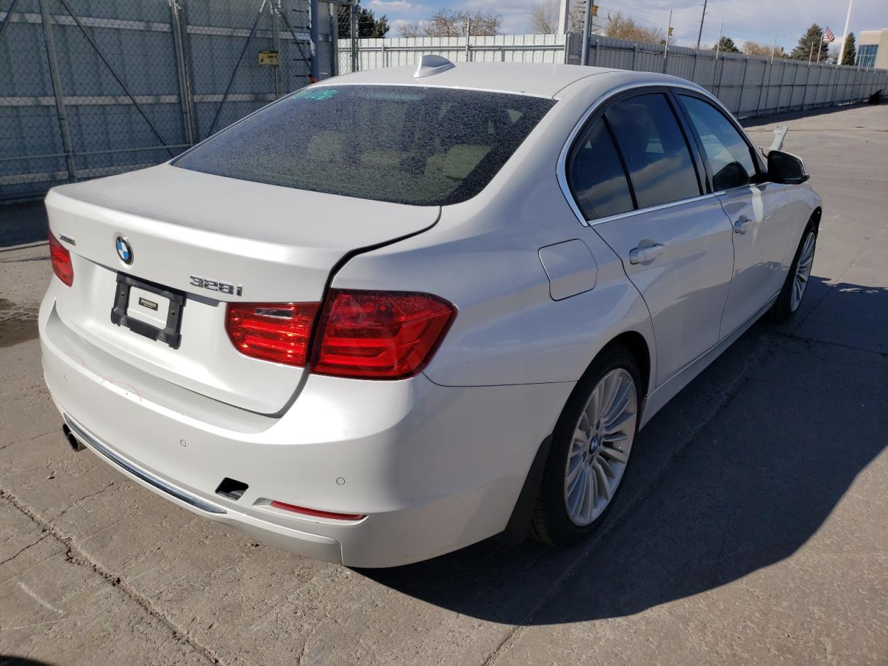 Photo 4 from auction – 2013 BMW UK with VIN WBA3B5C57DF598762