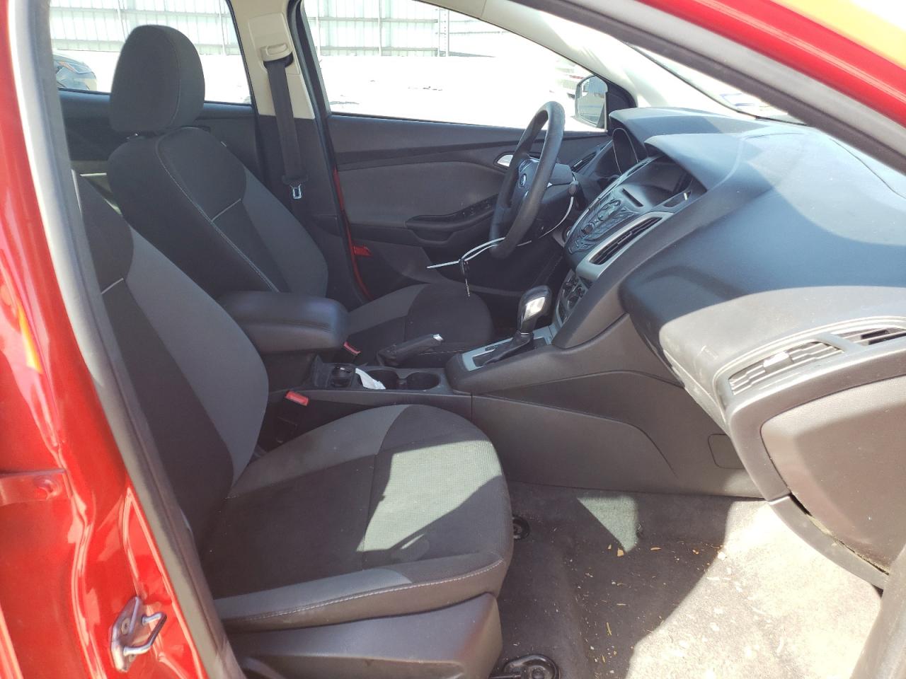 Photo 5 from auction – 2013 FORD FOCUS SE with VIN 1FADP3F28DL226353