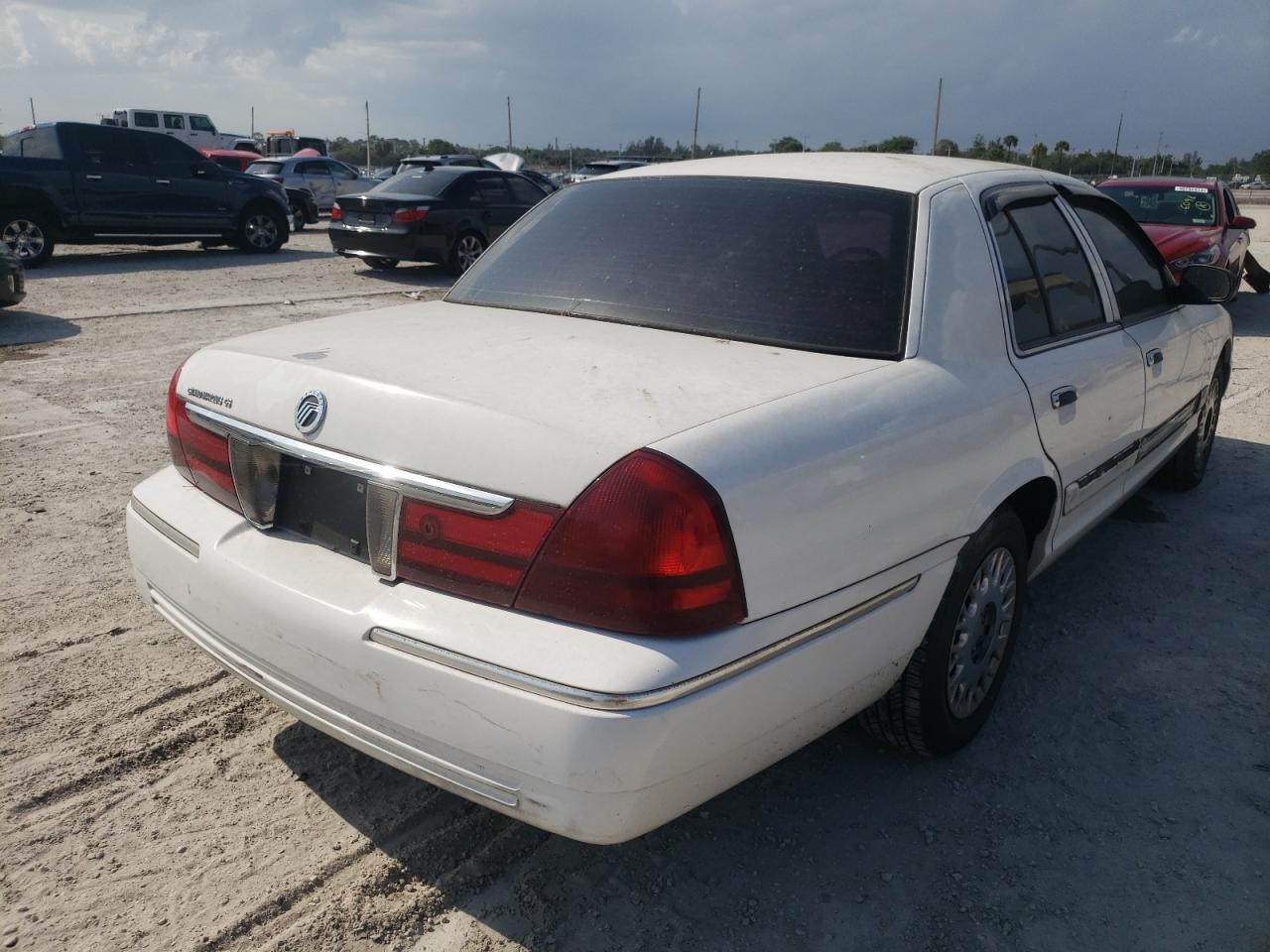 Photo 4 from auction – 2003 MERCURY GRAND MARQ with VIN 2MEFM74W63X692744