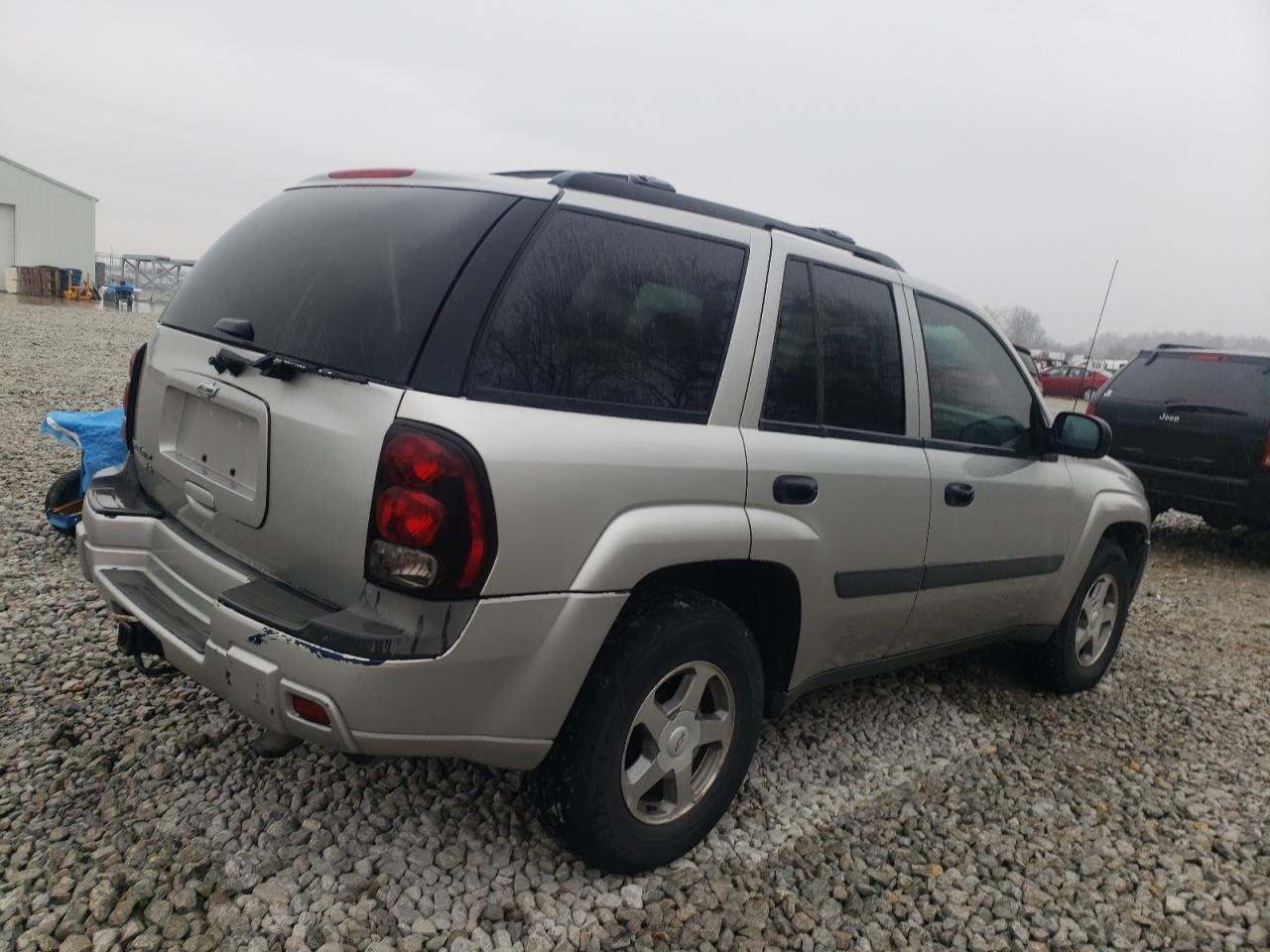 Photo 4 from auction – 2005 CHEVROLET TRAILBLAZE with VIN 1GNDT13S552143430