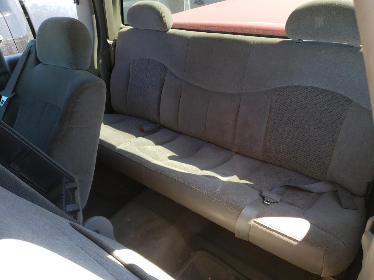 Photo 6 from auction – 2000 CHEVROLET SILVERADO with VIN 2GCEC19T6Y1131109