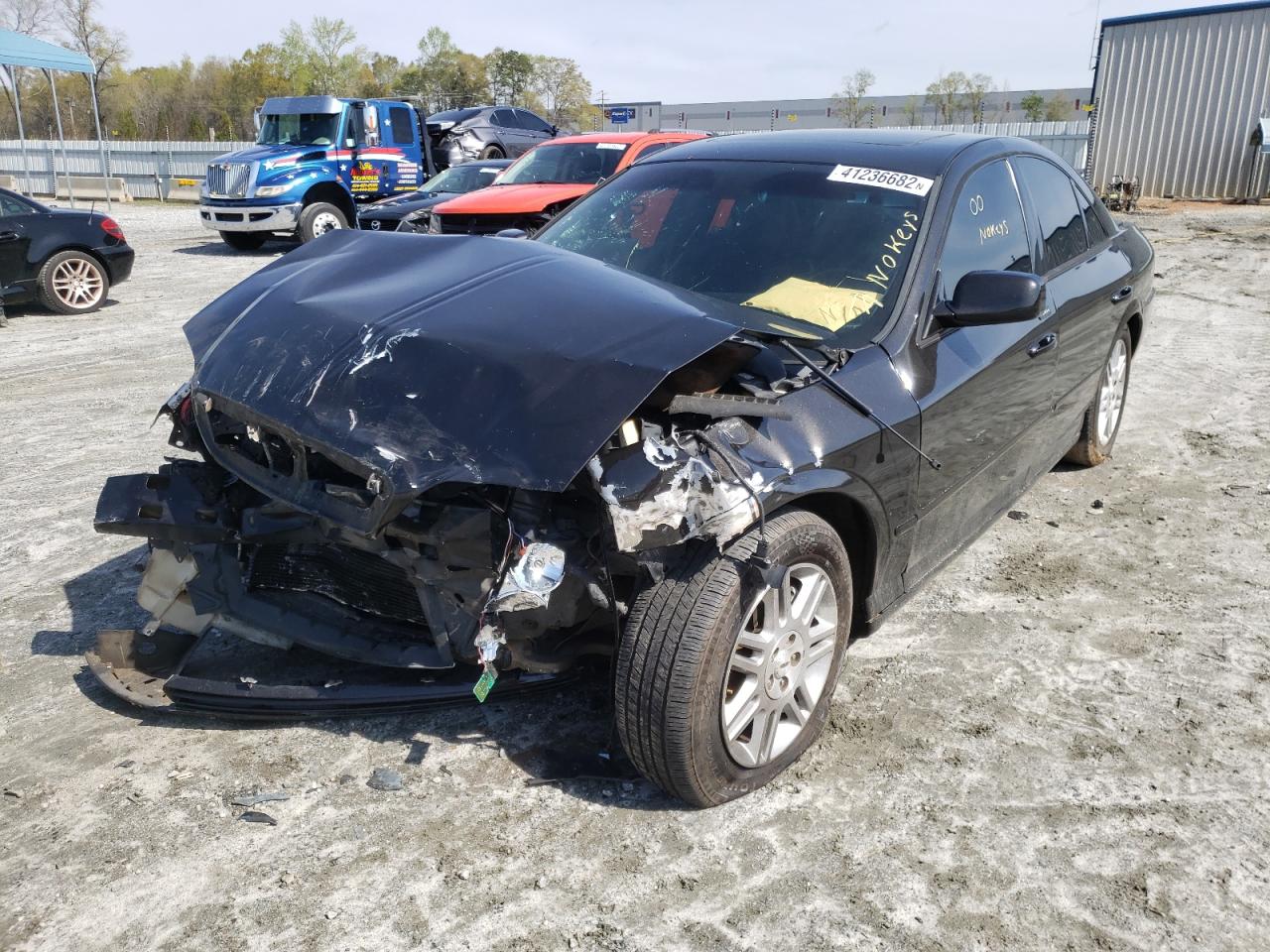 Photo 2 from auction – 2005 LINCOLN LS with VIN 1LNHM87A35Y614436
