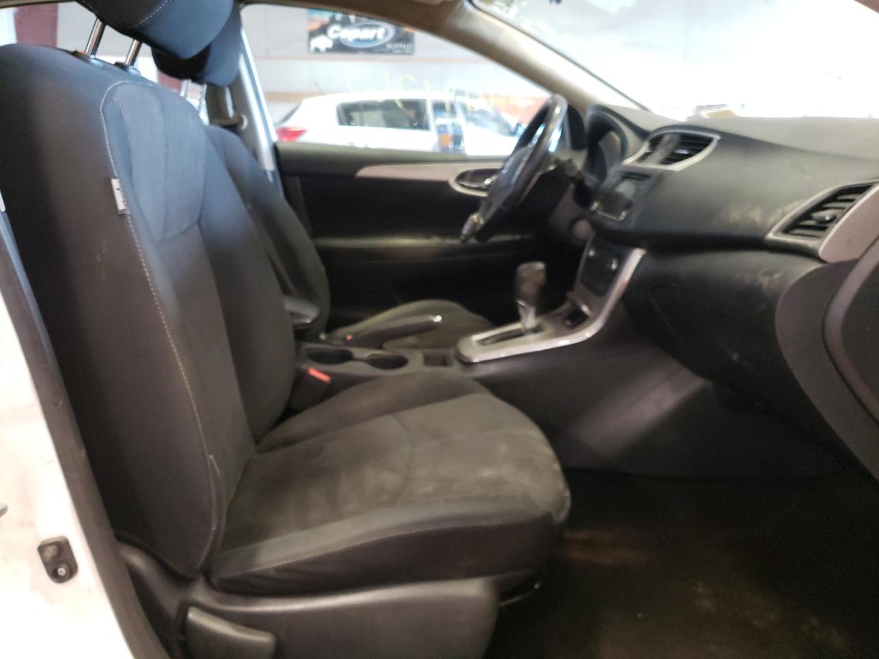 Photo 5 from auction – 2015 NISSAN SENTRA S with VIN 3N1AB7AP9FL656022