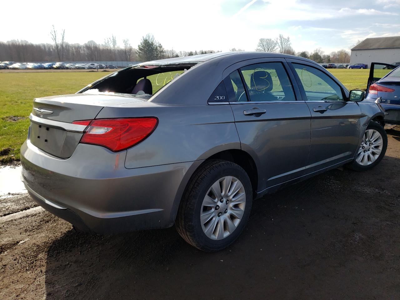 Photo 4 from auction – 2013 CHRYSLER 200 LX with VIN 1C3CCBAB6DN691290