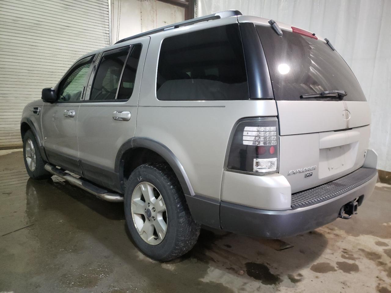 Photo 3 from auction – 2003 FORD EXPLORER X with VIN 1FMZU73W93UB14124