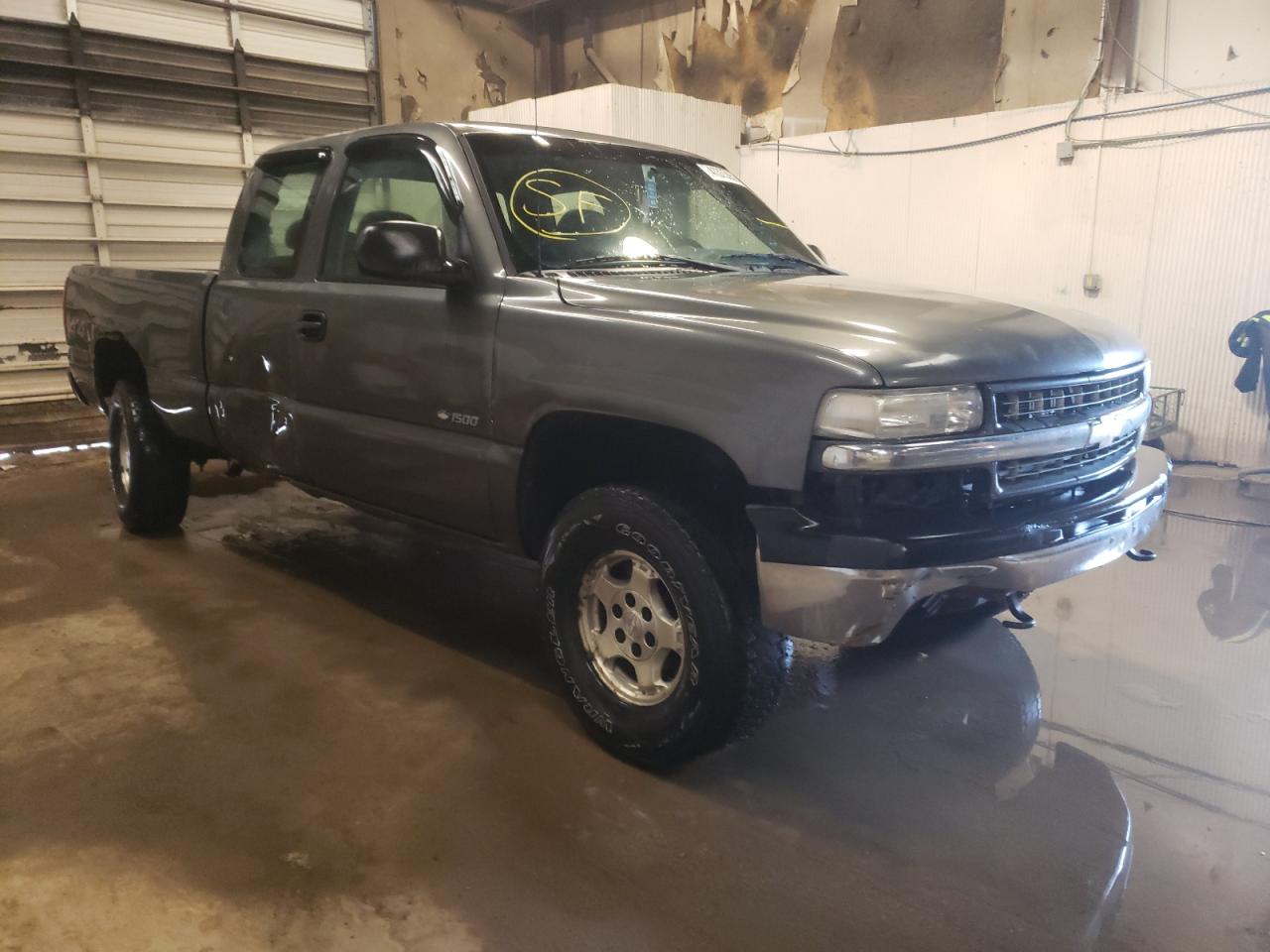 CHEVROLET SILVERADO 2001 with VIN 1GCEK19T81E143995 - Photo from auction