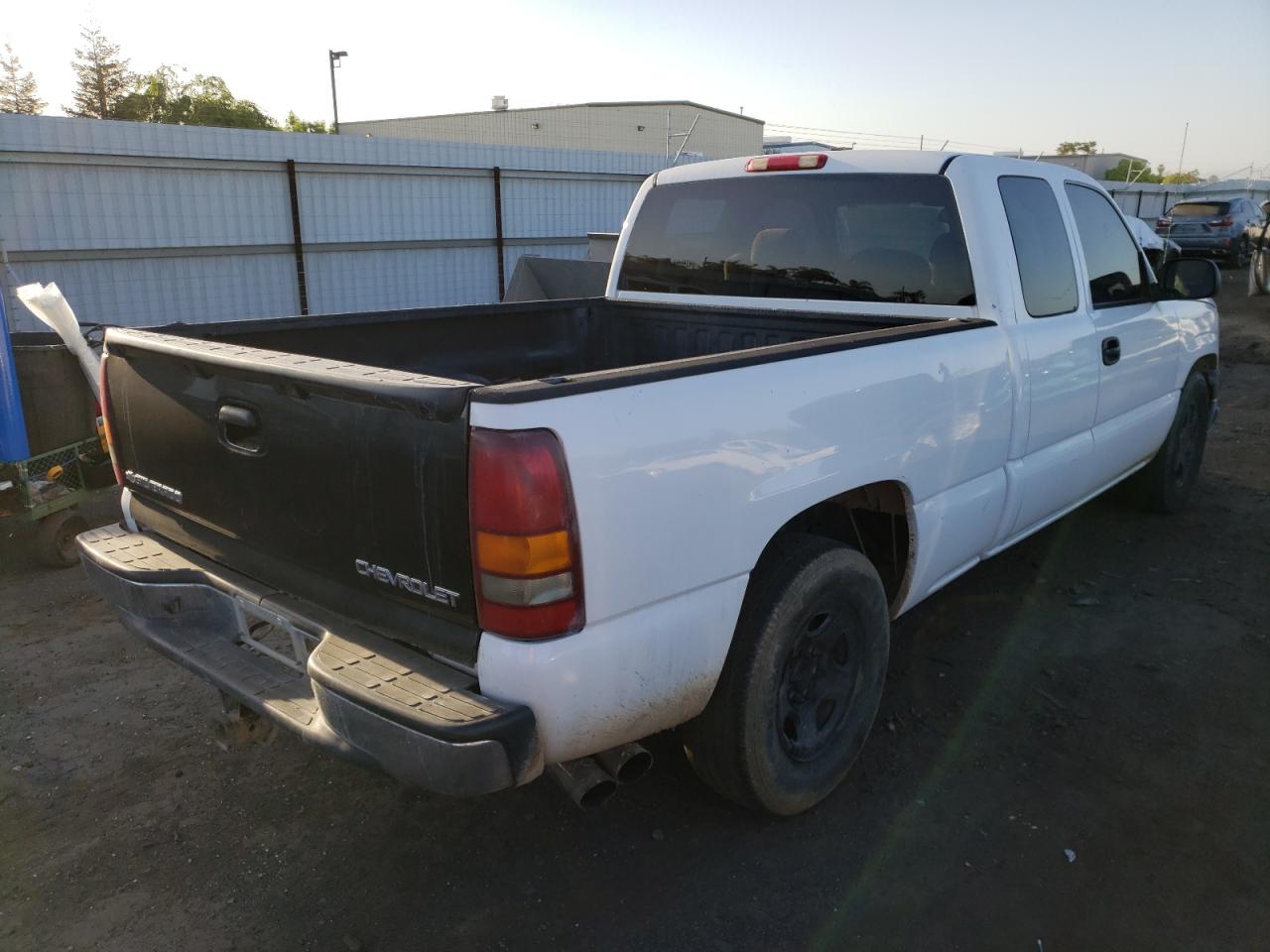Photo 4 from auction – 2005 CHEVROLET SILVERADO with VIN 2GCEC19T851327466