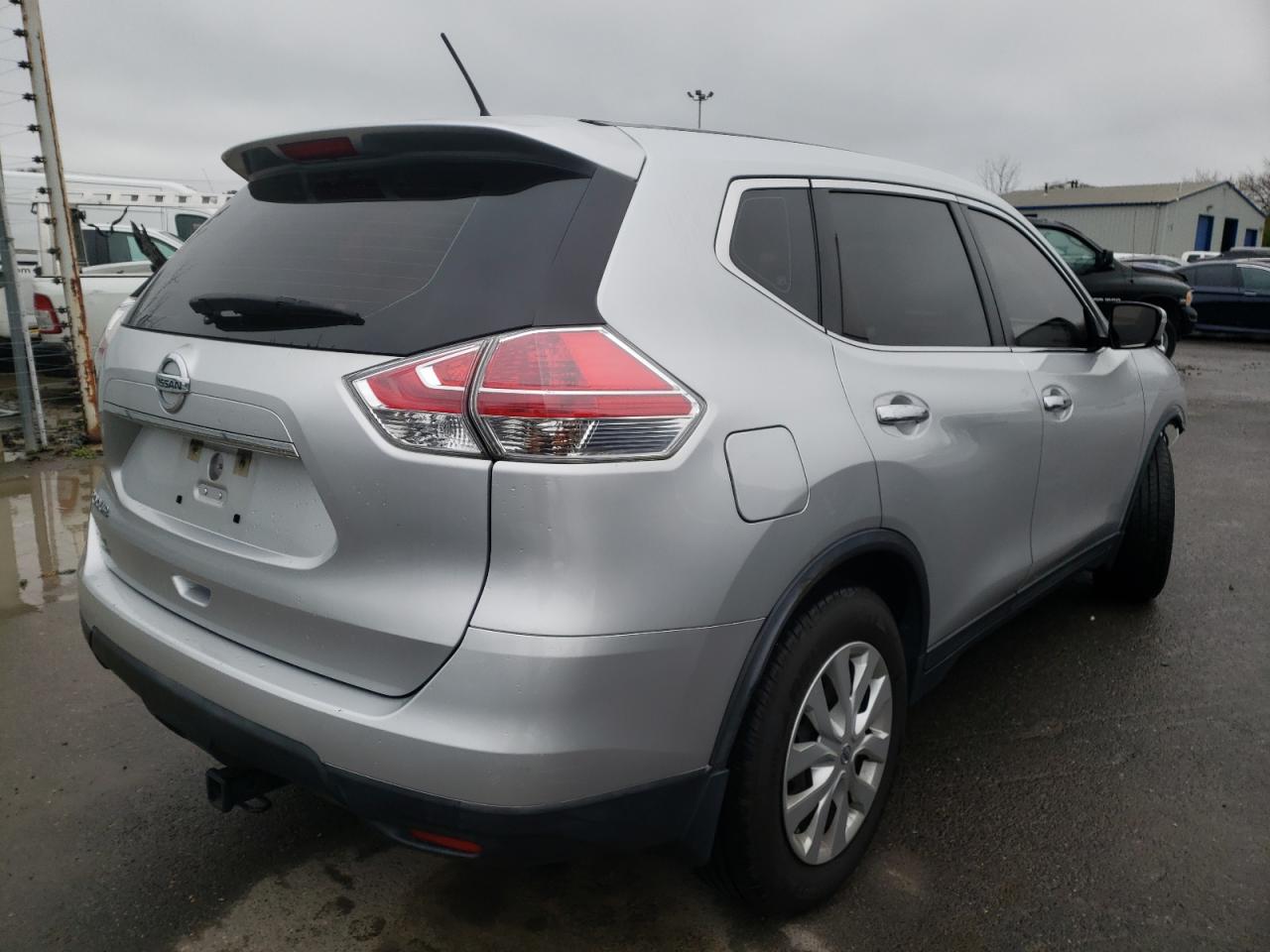 Photo 4 from auction – 2015 NISSAN ROGUE S with VIN KNMAT2MT4FP547820