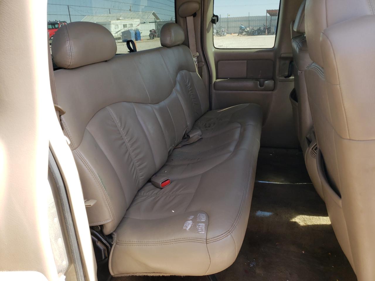 Photo 6 from auction – 2002 CHEVROLET SILVERADO with VIN 2GCEK19T521303513