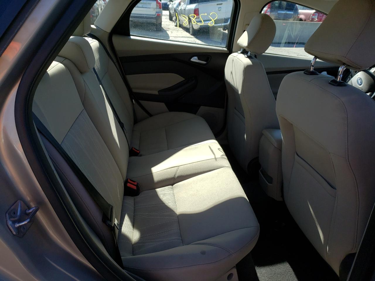 Photo 6 from auction – 2016 FORD FOCUS SE with VIN 1FADP3F20GL227517