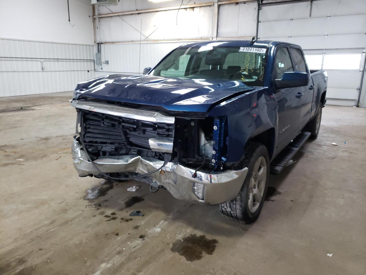 Photo 2 from auction – 2017 CHEVROLET SILVERADO with VIN 1GCUKREC4HF192292