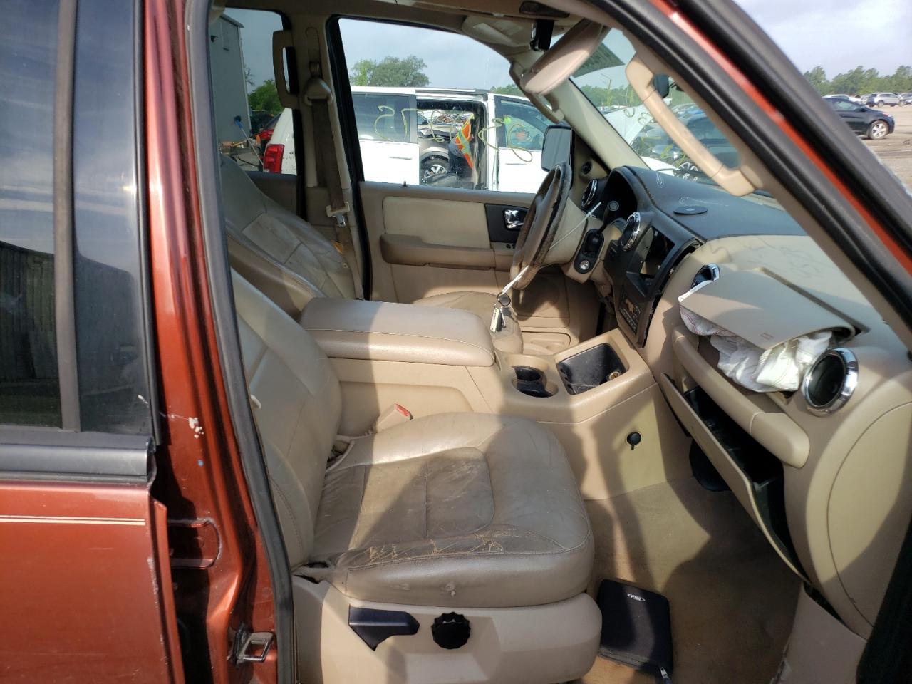 Photo 5 from auction – 2006 FORD EXPEDITION with VIN 1FMPU17576LA29573
