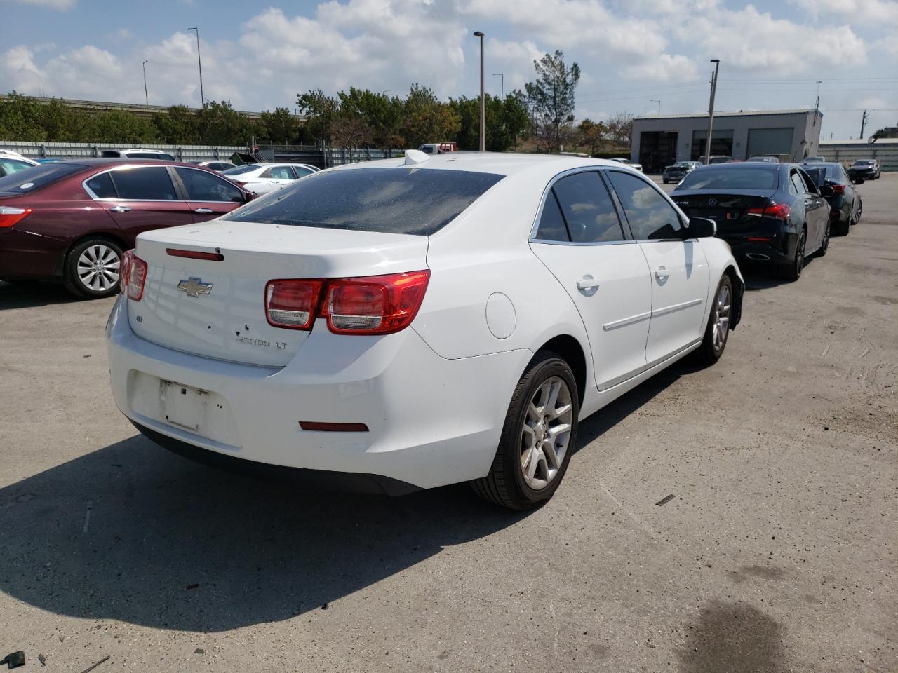 Photo 4 from auction – 2015 CHEVROLET MALIBU 1LT with VIN 1G11C5SL3FF238195
