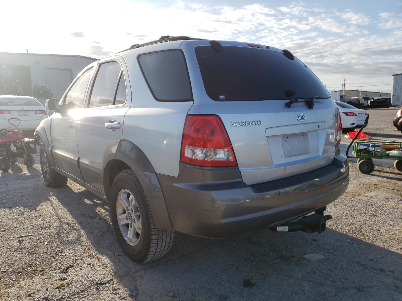 Photo 3 from auction – 2004 KIA SORENTO EX with VIN KNDJC733745314862
