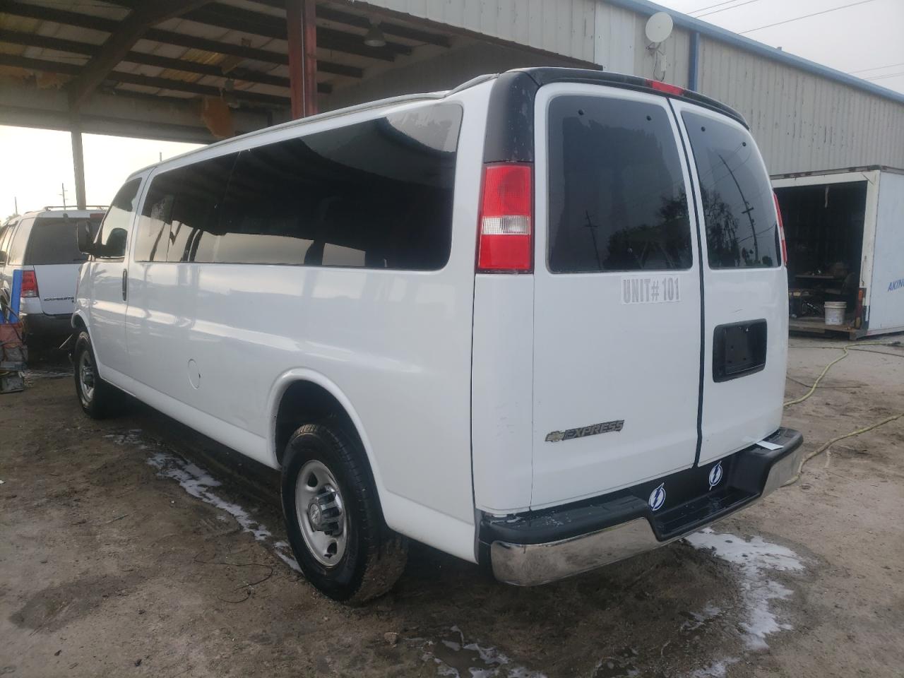 Photo 3 from auction – 2017 CHEVROLET EXPRESS G3 with VIN 1GAZGPFG0H1131279