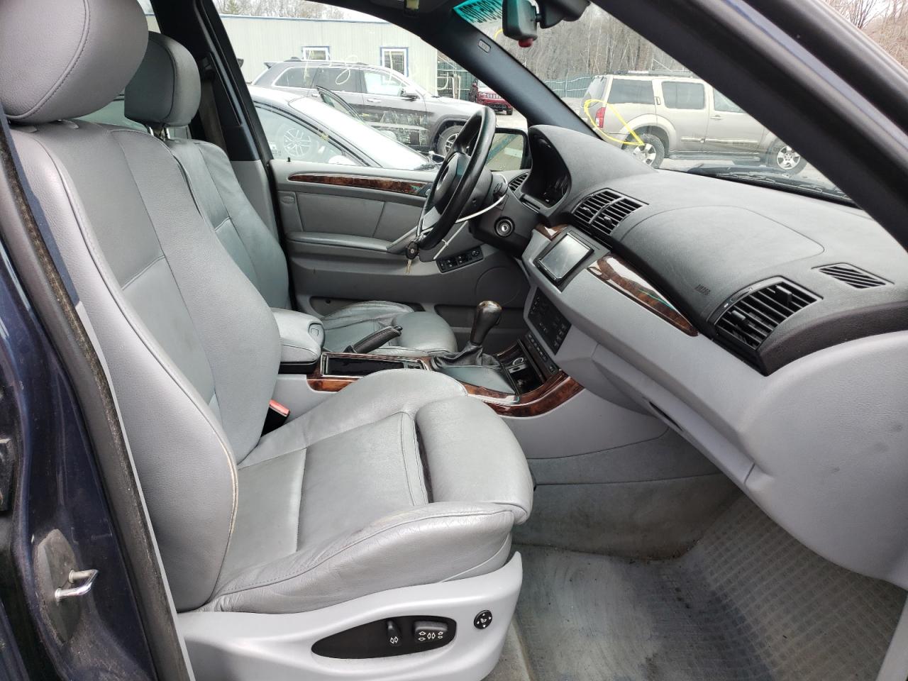 Photo 5 from auction – 2006 BMW X5 4.4I with VIN 5UXFB53566LV22193