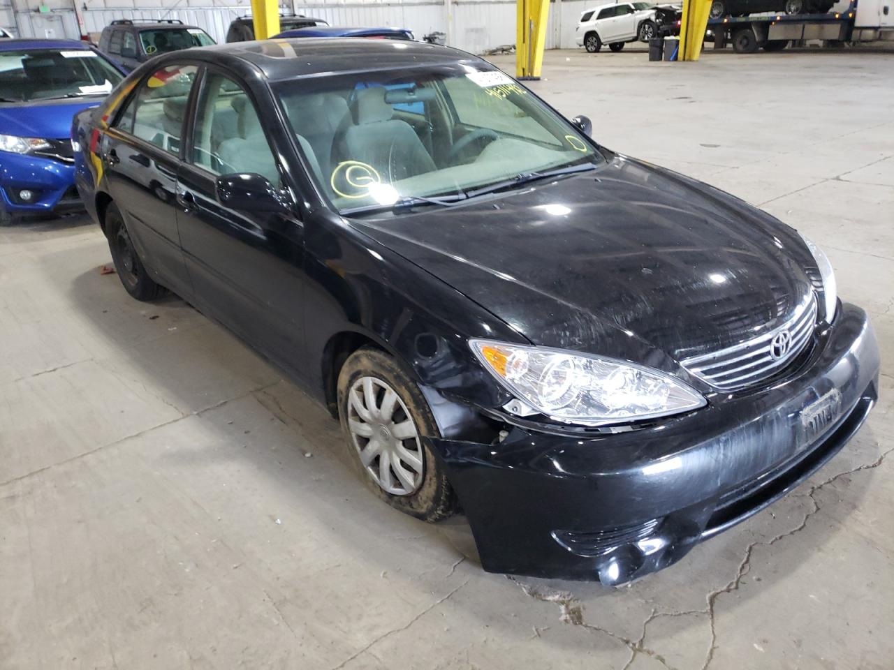 TOYOTA CAMRY LE 2005 with VIN 4T1BE32K75U418707 - Photo from auction
