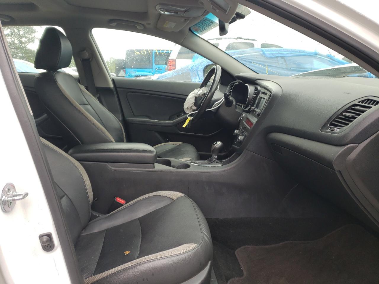 Photo 5 from auction – 2012 KIA OPTIMA SX with VIN 5XXGR4A62CG019246
