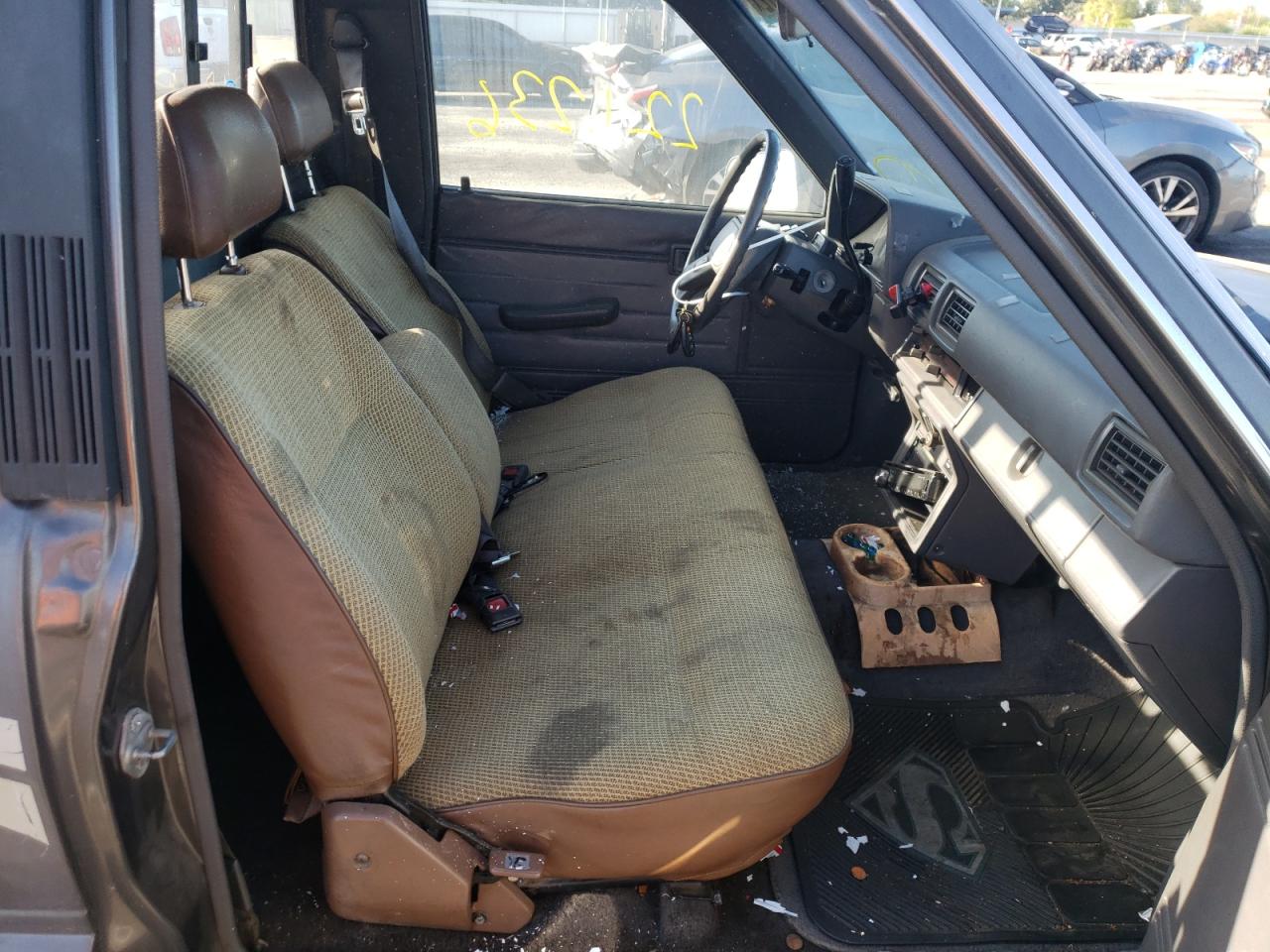 Photo 5 from auction – 1988 TOYOTA PICKUP 1/2 with VIN JT4RN50A5J5178795