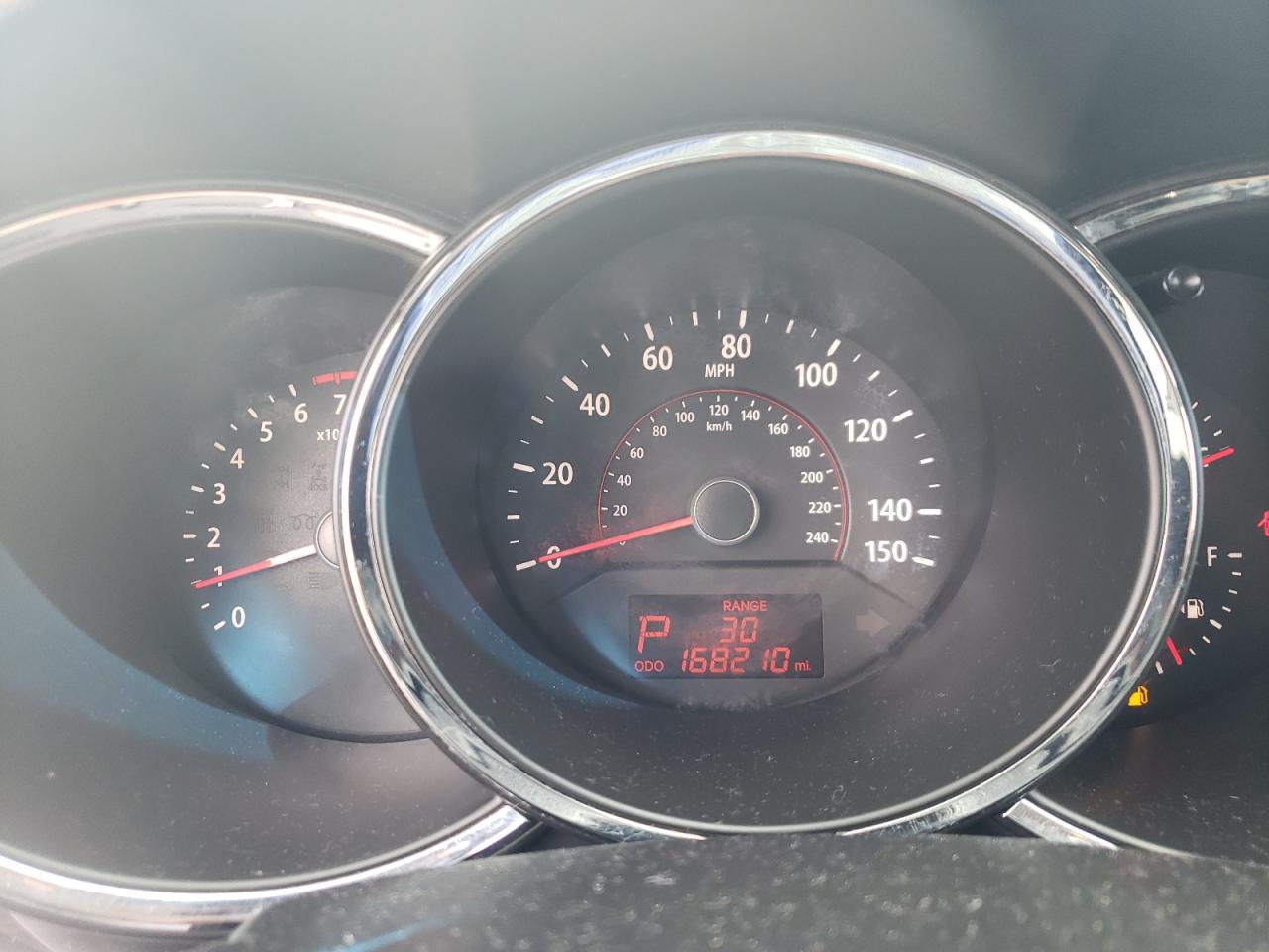 Photo 8 from auction – 2011 KIA SORENTO EX with VIN 5XYKU3A10BG016959