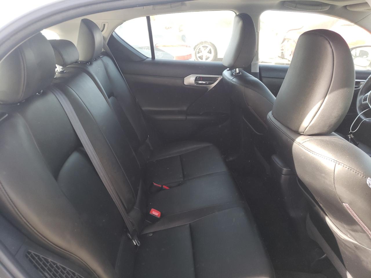 Photo 6 from auction – 2013 LEXUS CT 200 with VIN JTHKD5BH2D2138192