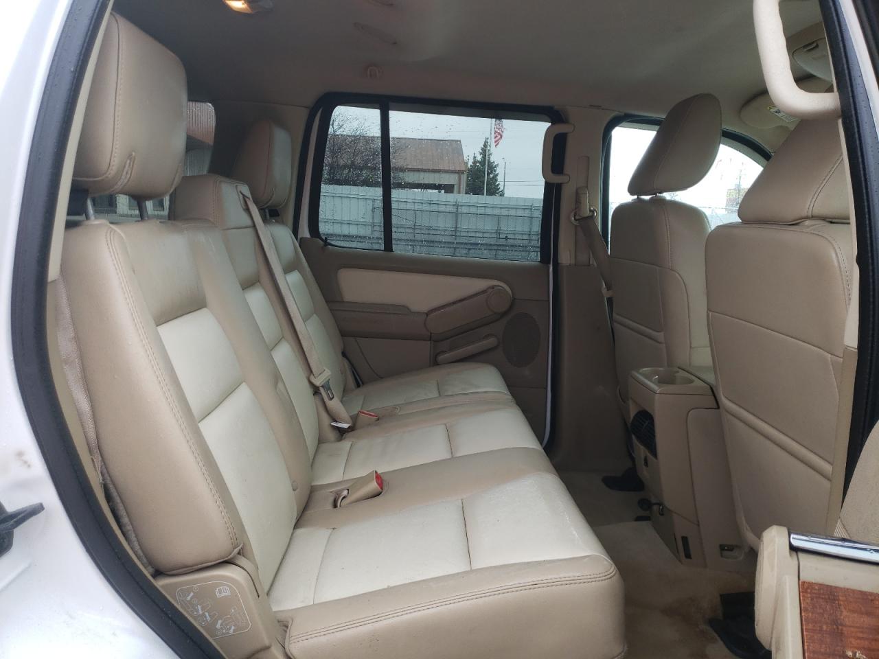 Photo 6 from auction – 2010 FORD EXPLORER E with VIN 1FMEU7EE5AUA88167
