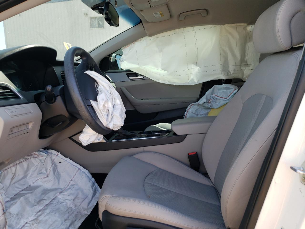 Photo 5 from auction – 2016 HYUNDAI SONATA SE with VIN 5NPE24AF3GH277586