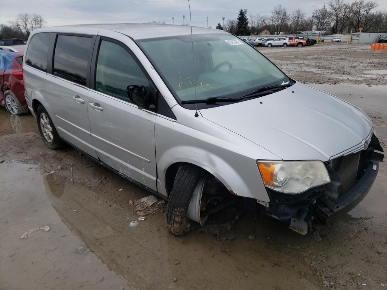 CHRYSLER TOWN & COU 2010 with VIN 2A4RR2D18AR321961 - Photo from auction