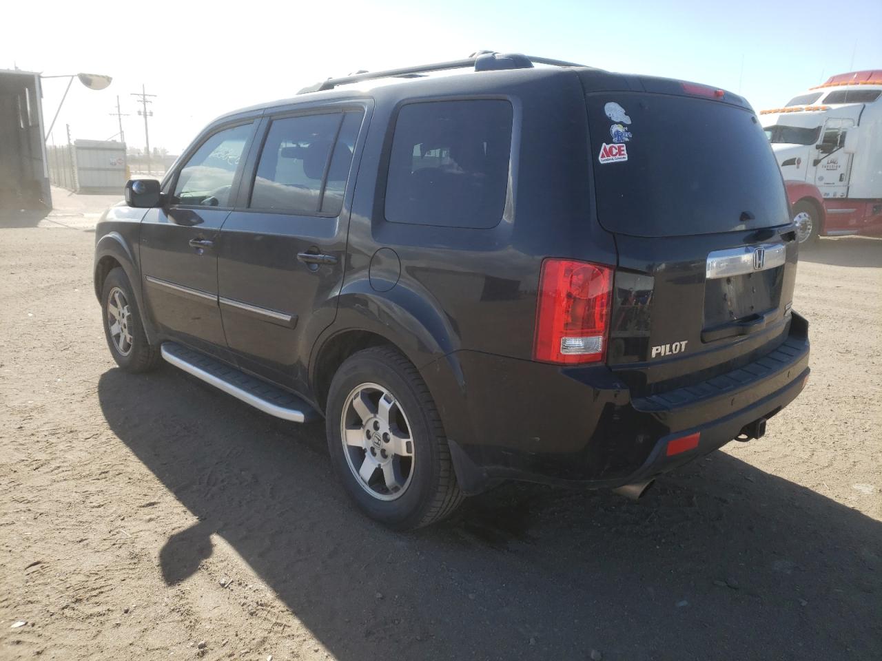 Photo 3 from auction – 2010 HONDA PILOT TOUR with VIN 5FNYF4H81AB011188