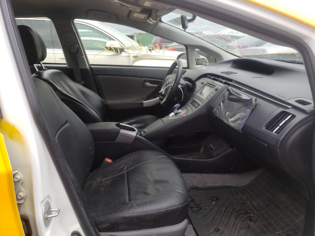 Photo 5 from auction – 2015 TOYOTA PRIUS with VIN JTDKN3DU1F1927181