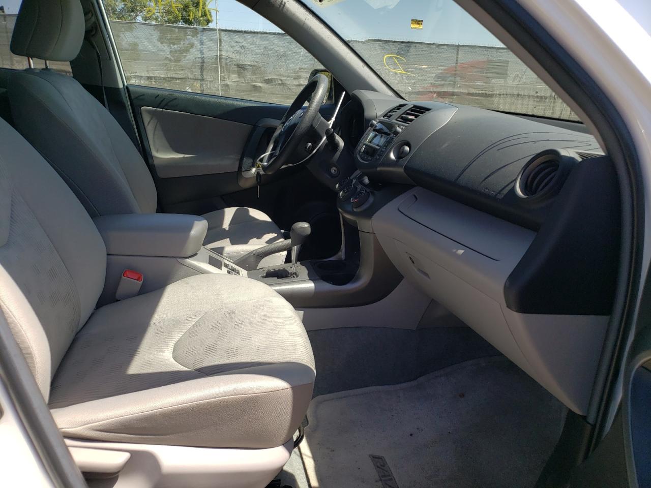 Photo 5 from auction – 2011 TOYOTA RAV4 with VIN 2T3ZF4DV5BW094801