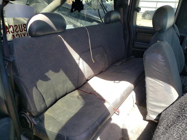 Photo 6 from auction – 2002 CHEVROLET SILVERADO with VIN 2GCEC19VX21121613