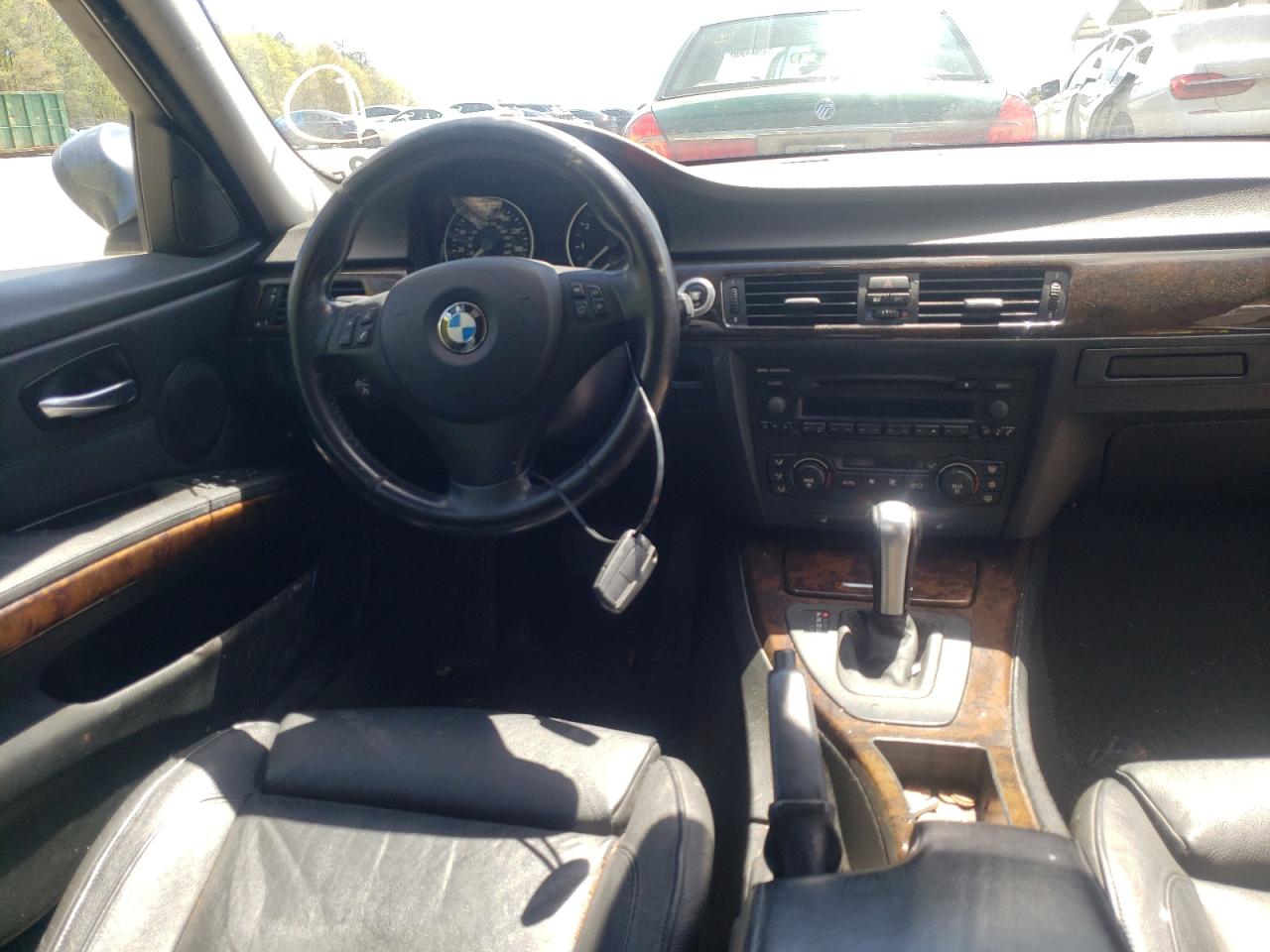 Photo 9 from auction – 2006 BMW 325 I with VIN WBAVB13516PT24178