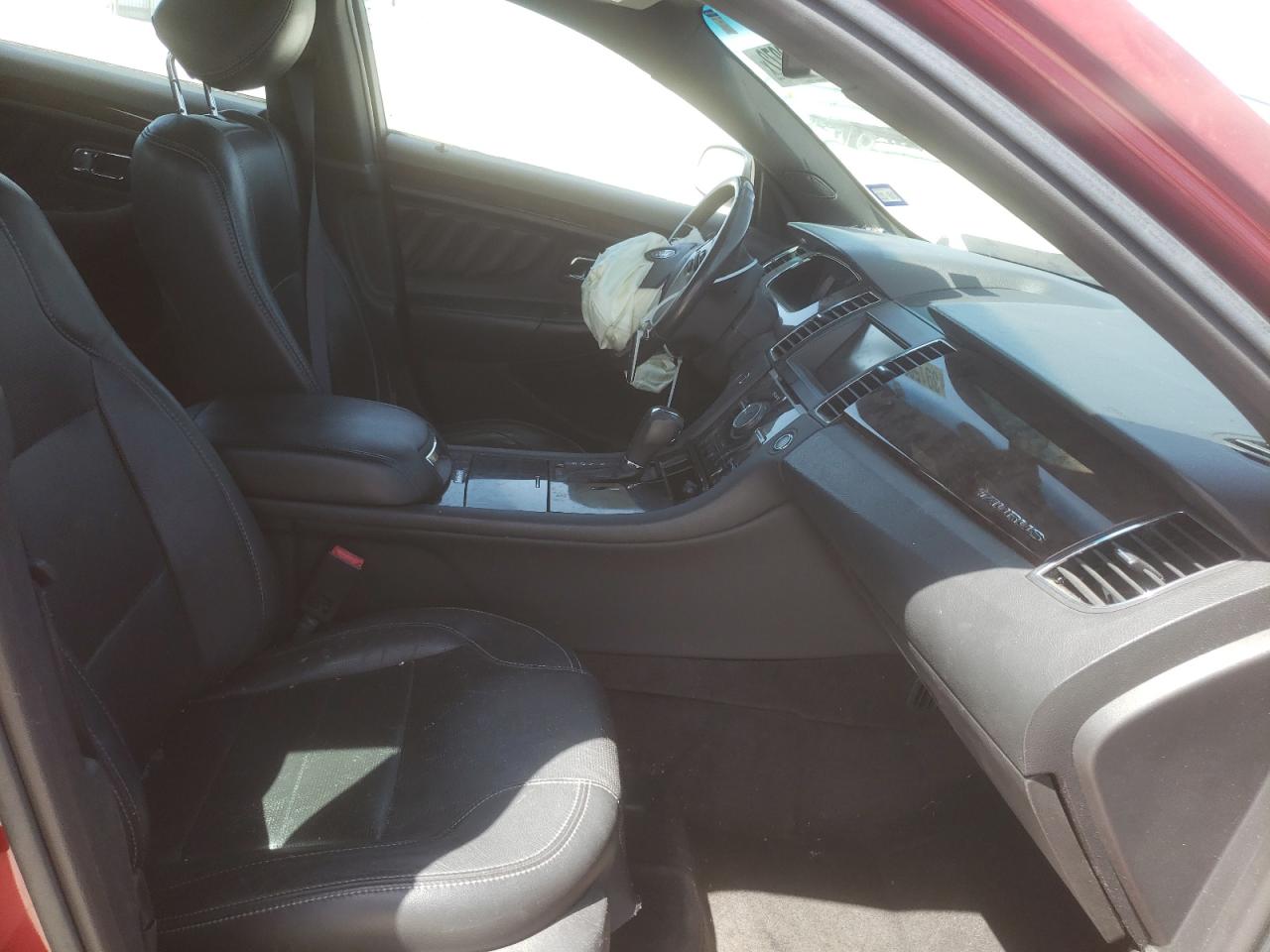Photo 5 from auction – 2013 FORD TAURUS LIM with VIN 1FAHP2F85DG139549