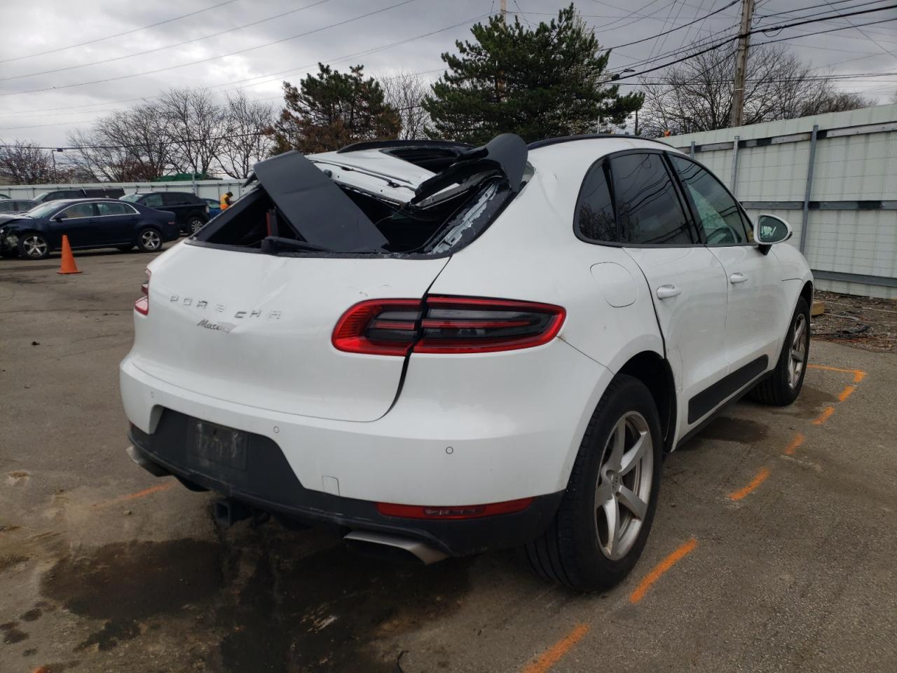 Photo 4 from auction – 2017 PORSCHE MACAN with VIN WP1AA2A54HLB08640