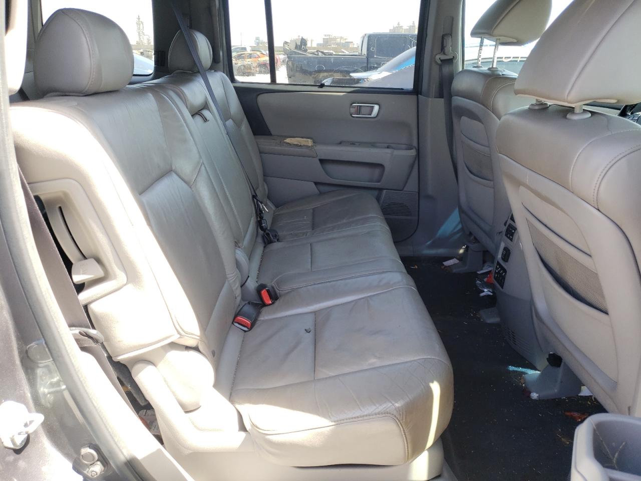 Photo 6 from auction – 2010 HONDA PILOT TOUR with VIN 5FNYF3H96AB005647