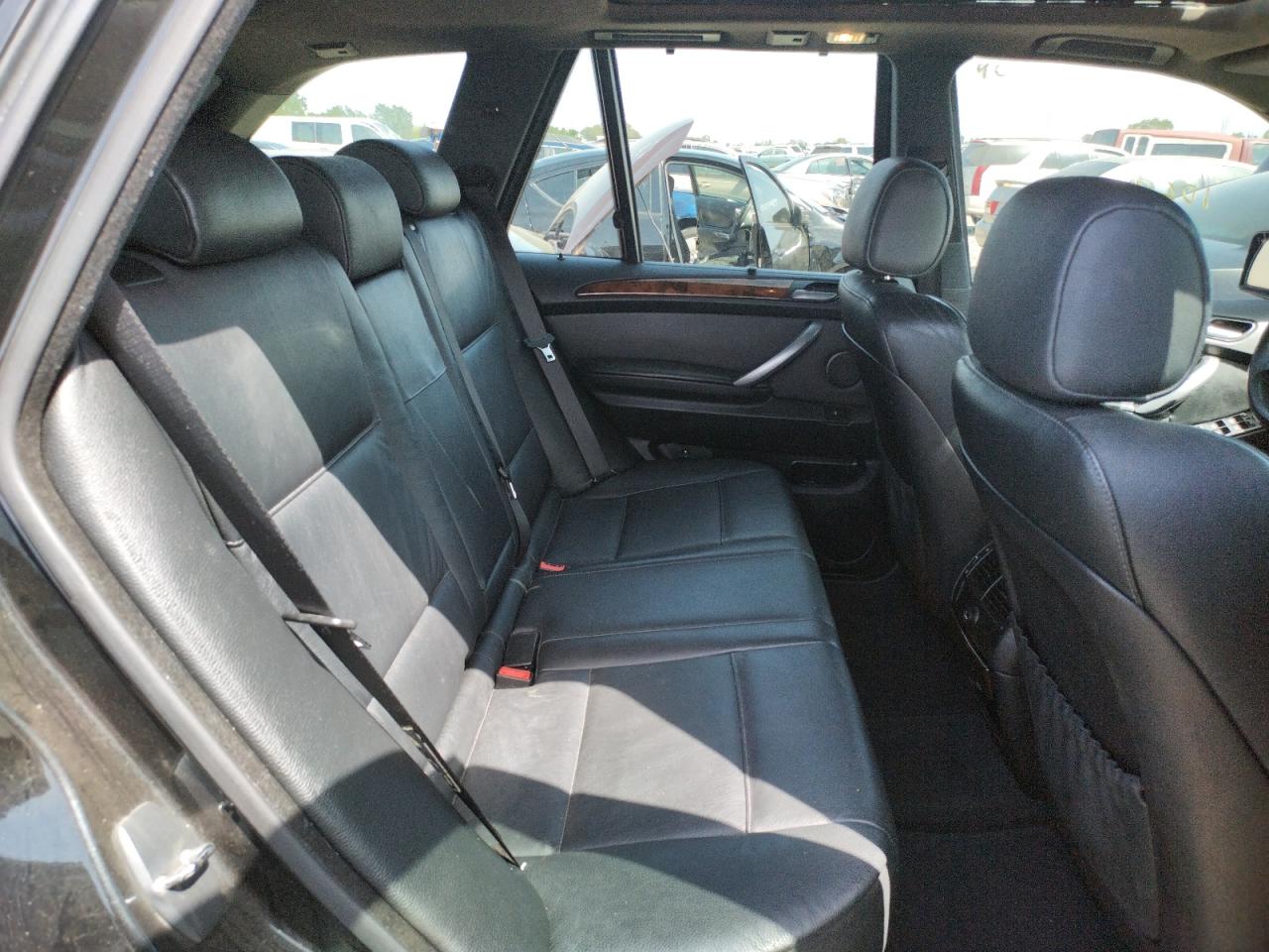 Photo 6 from auction – 2006 BMW X5 with VIN 5UXFB53506LV27048
