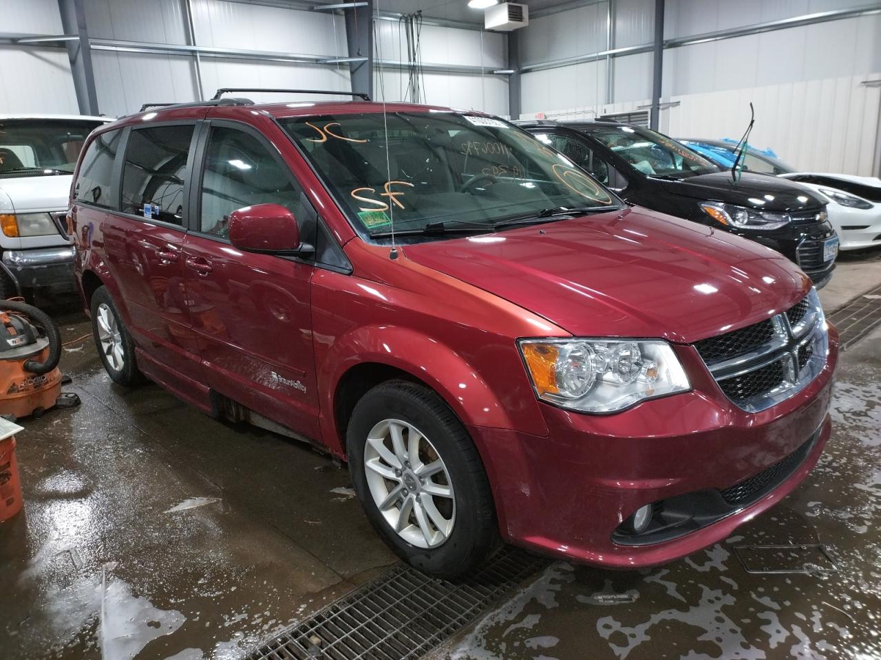 DODGE GRAND CARA 2015 with VIN 2C4RDGCG9FR541835 - Photo from auction