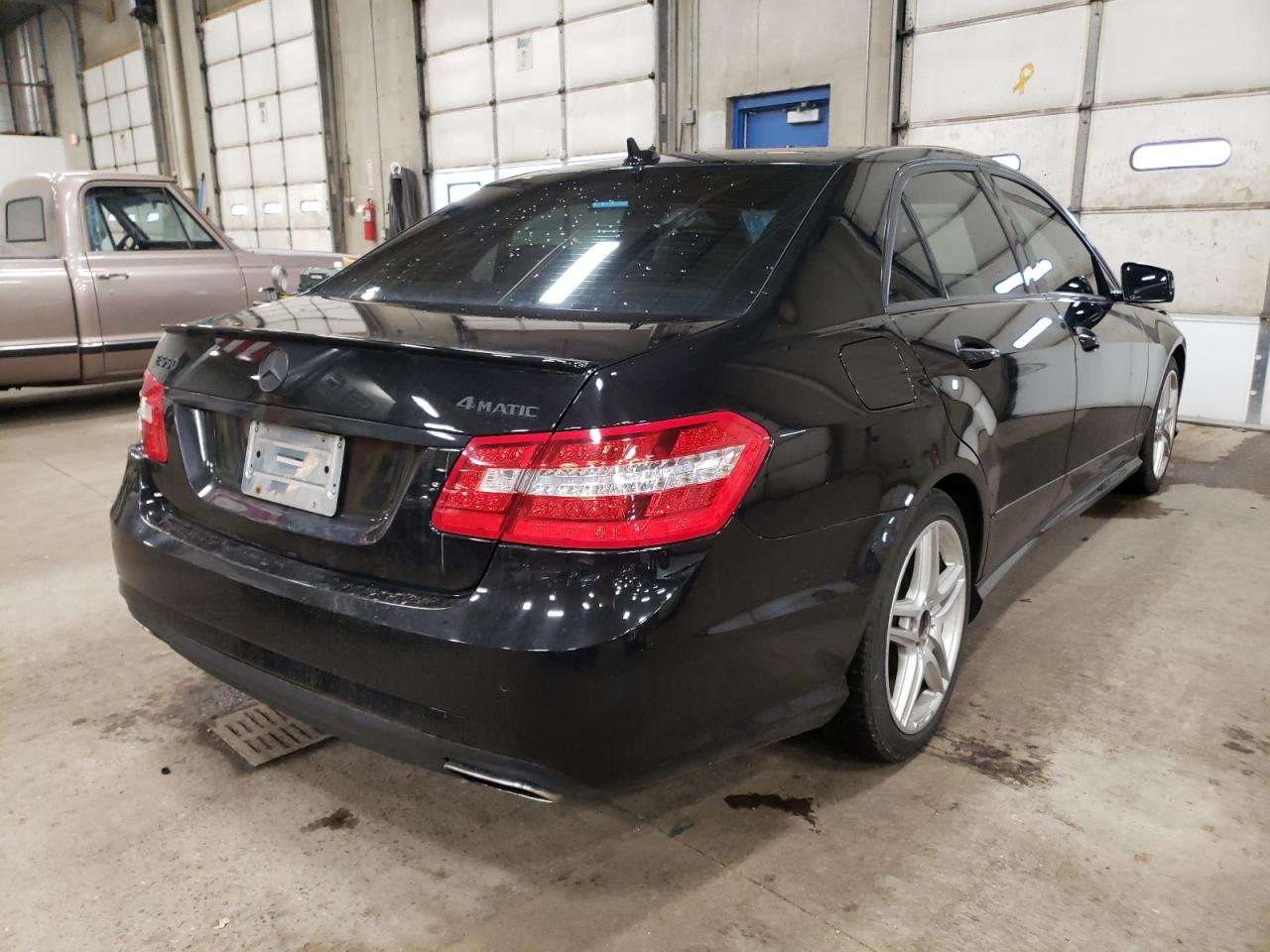 Photo 4 from auction – 2013 MERCEDES-BENZ E 550 4MAT with VIN WDDHF9BB2DA686276